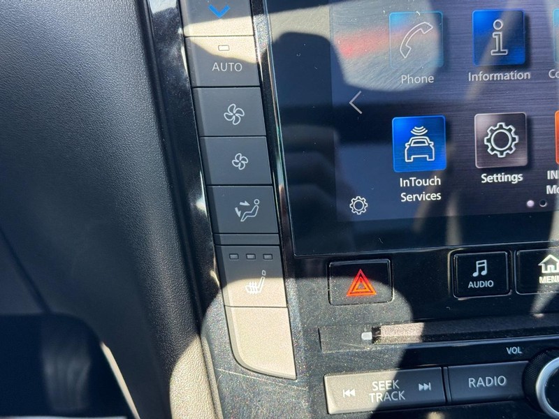 INFINITI QX50 Vehicle Full-screen Gallery Image 21