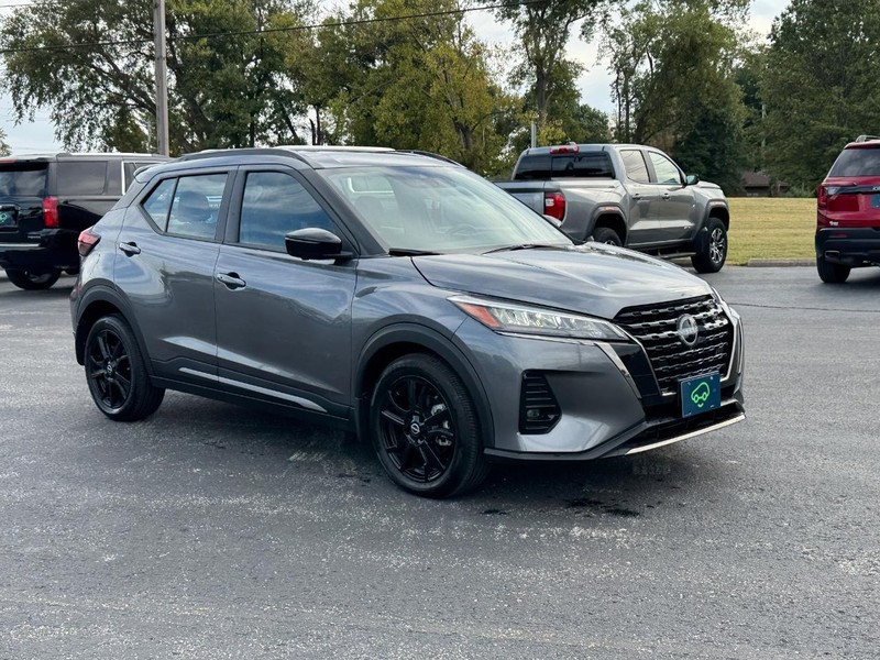 Nissan Kicks Vehicle Full-screen Gallery Image 7