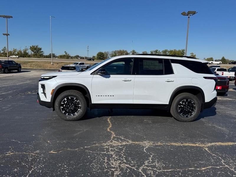 Chevrolet Traverse Vehicle Full-screen Gallery Image 2