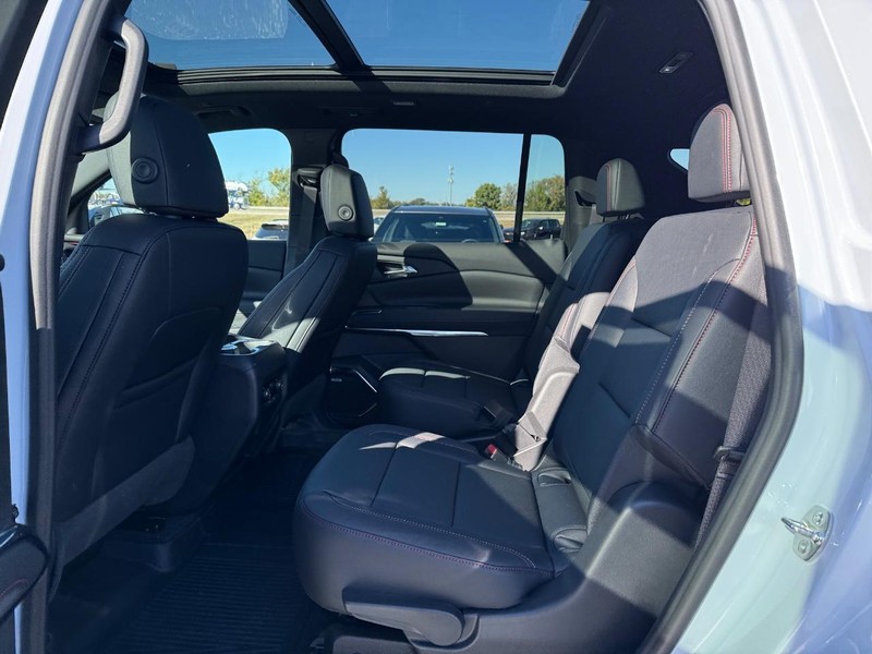 Chevrolet Traverse Vehicle Full-screen Gallery Image 5