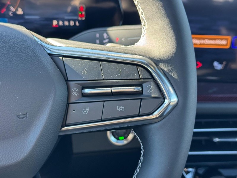 Chevrolet Traverse Vehicle Full-screen Gallery Image 17