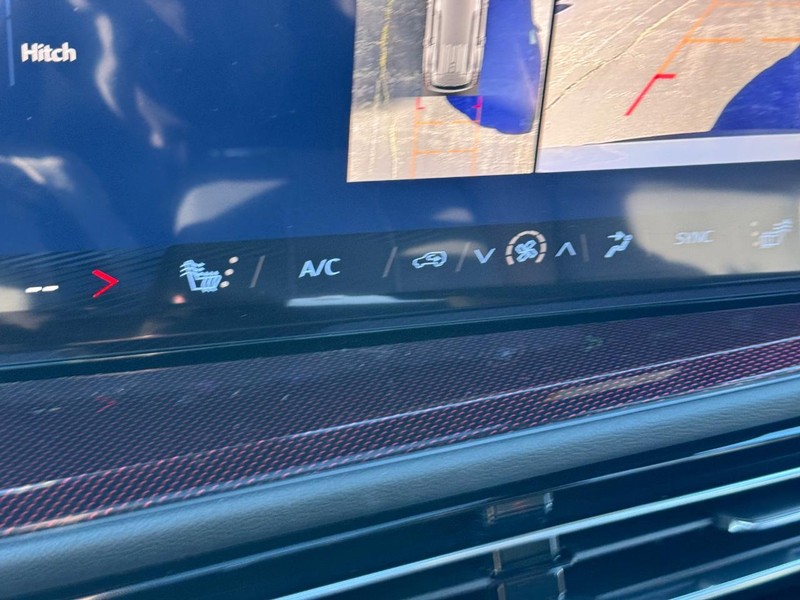 Chevrolet Traverse Vehicle Full-screen Gallery Image 18