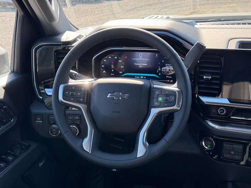 Chevrolet Silverado 2500HD Vehicle Full-screen Gallery Image 7