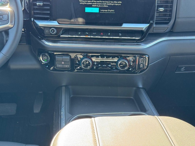 Chevrolet Silverado 2500HD Vehicle Full-screen Gallery Image 9