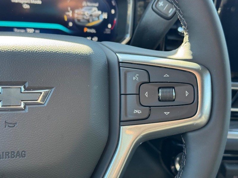 Chevrolet Silverado 2500HD Vehicle Full-screen Gallery Image 15