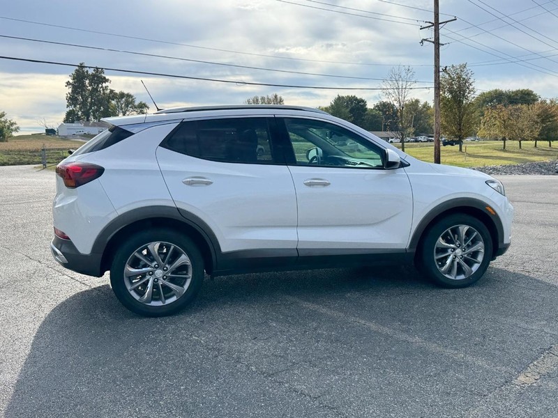 Buick Encore GX Vehicle Full-screen Gallery Image 6