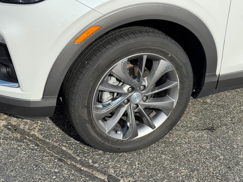 Buick Encore GX Vehicle Full-screen Gallery Image 9