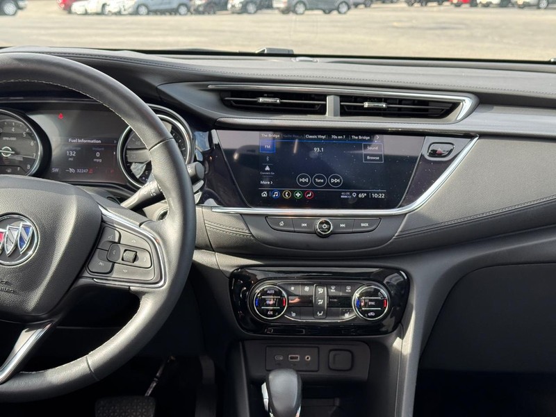 Buick Encore GX Vehicle Full-screen Gallery Image 14