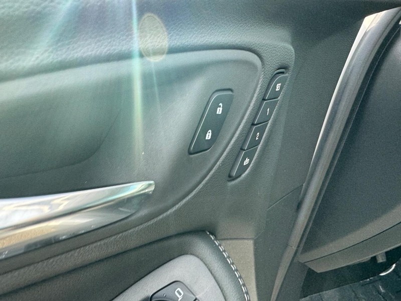 Buick Encore GX Vehicle Full-screen Gallery Image 18