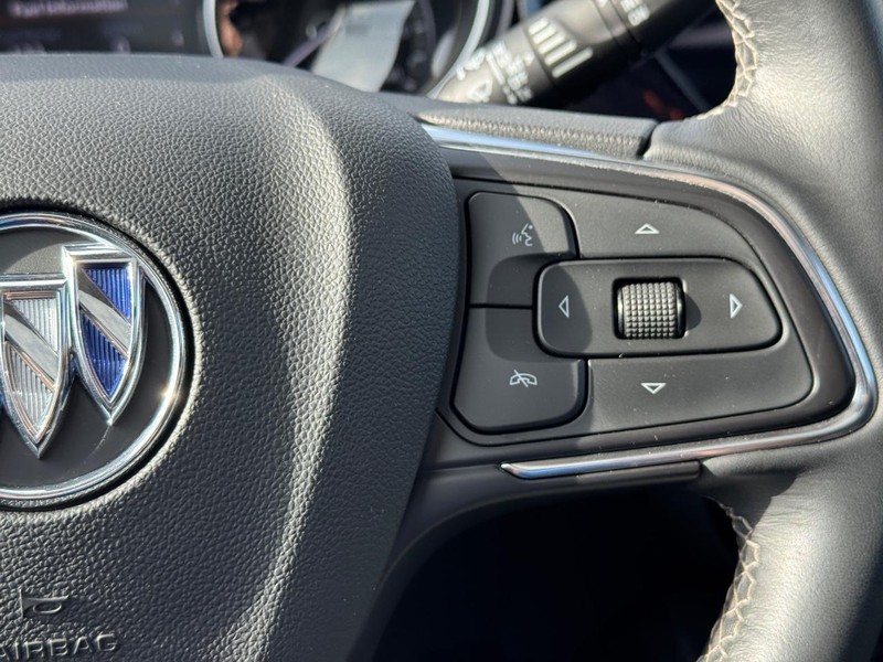 Buick Encore GX Vehicle Full-screen Gallery Image 21