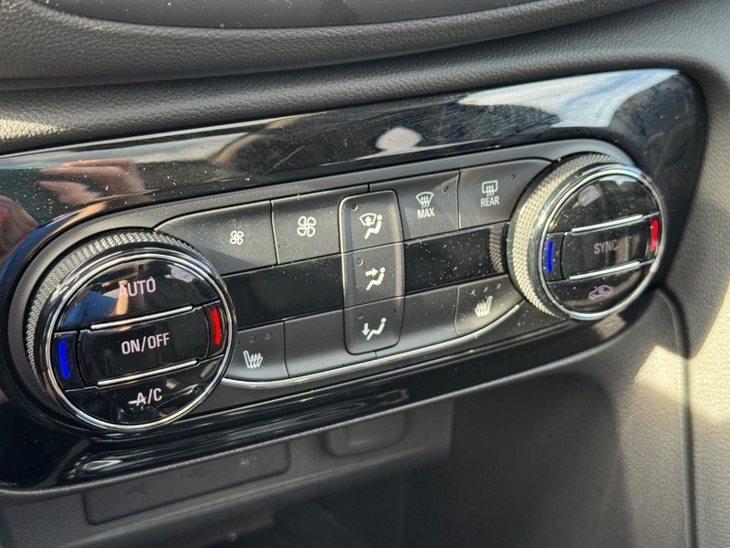 Buick Encore GX Vehicle Full-screen Gallery Image 22