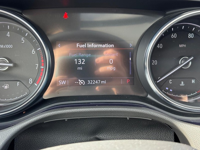 Buick Encore GX Vehicle Full-screen Gallery Image 24