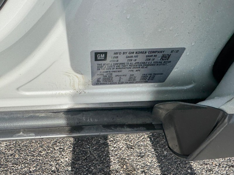 Buick Encore GX Vehicle Full-screen Gallery Image 25