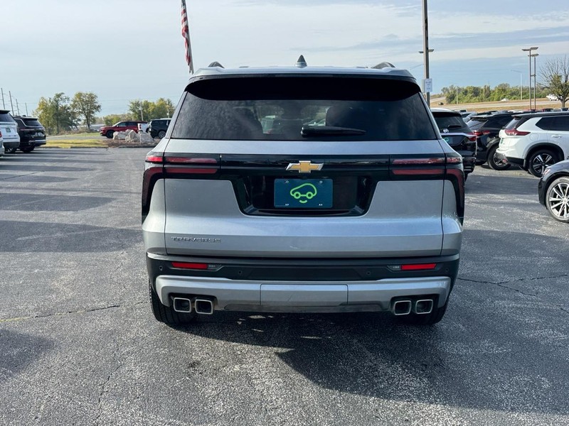 Chevrolet Traverse Vehicle Full-screen Gallery Image 4