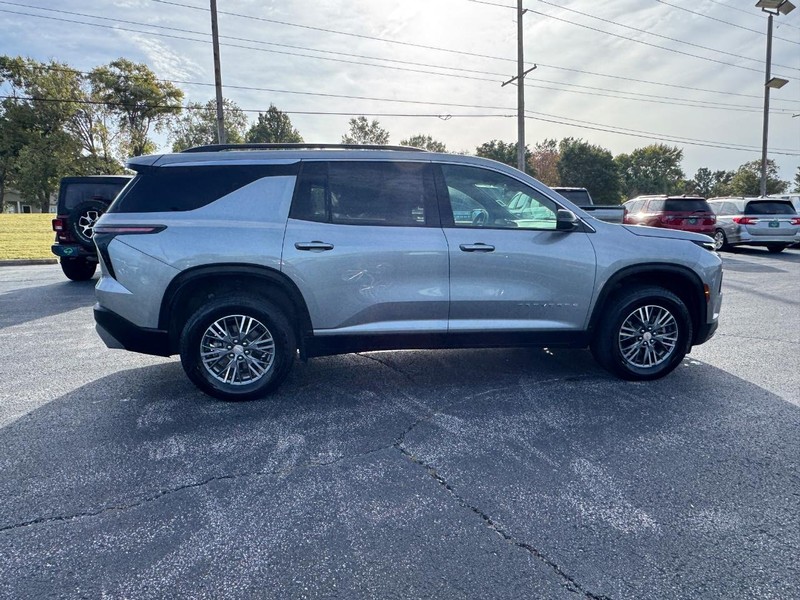 Chevrolet Traverse Vehicle Full-screen Gallery Image 6