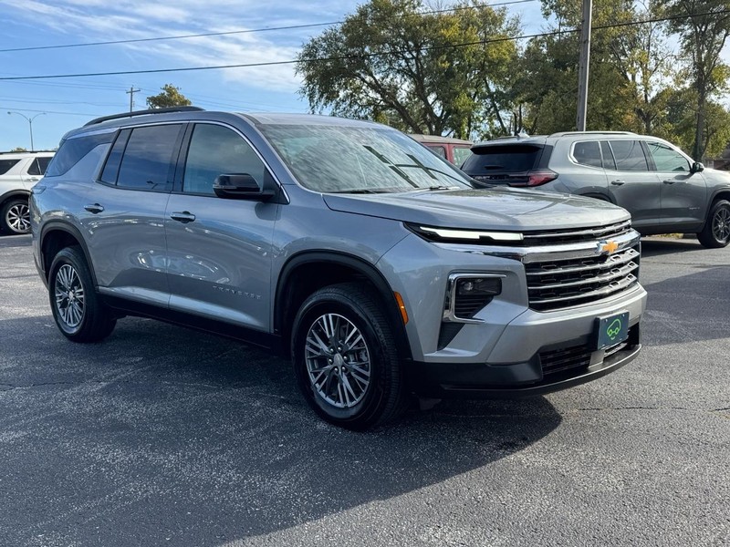 Chevrolet Traverse Vehicle Full-screen Gallery Image 7