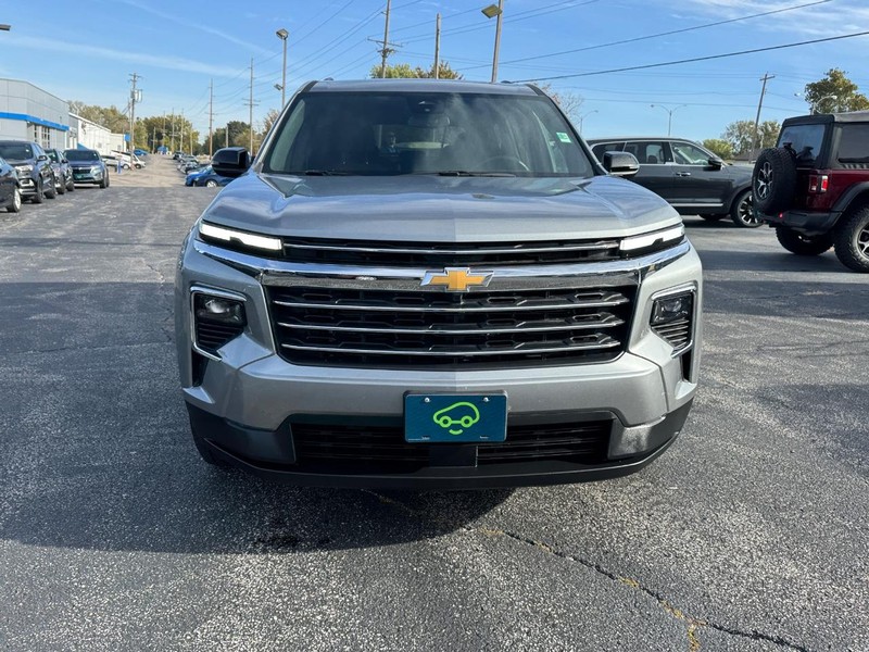 Chevrolet Traverse Vehicle Full-screen Gallery Image 8