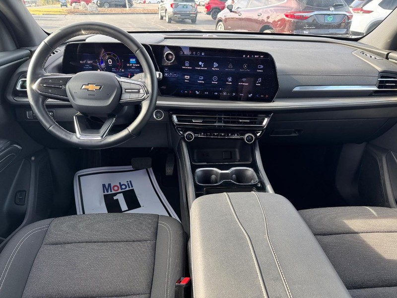 Chevrolet Traverse Vehicle Full-screen Gallery Image 13