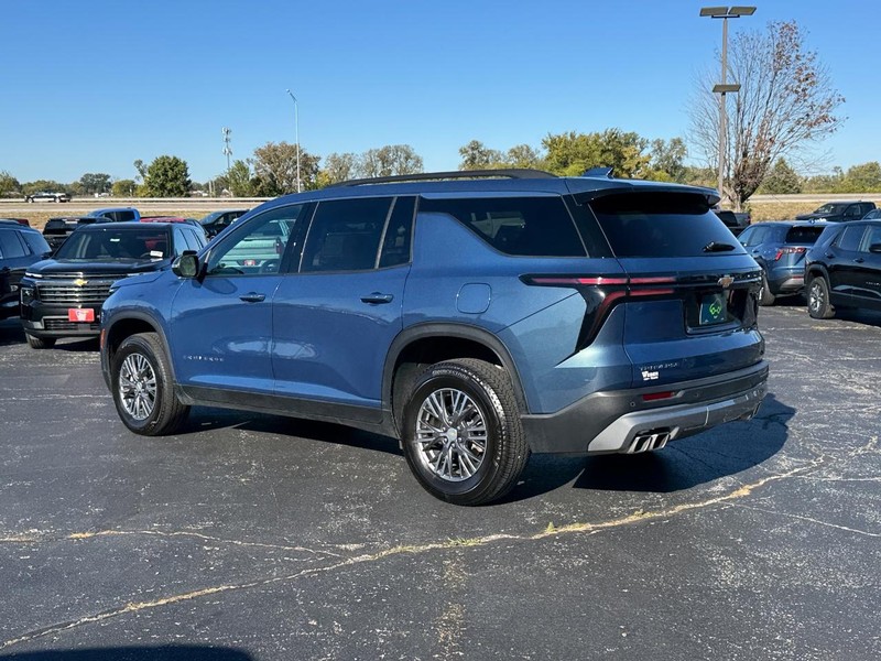 Chevrolet Traverse Vehicle Full-screen Gallery Image 3