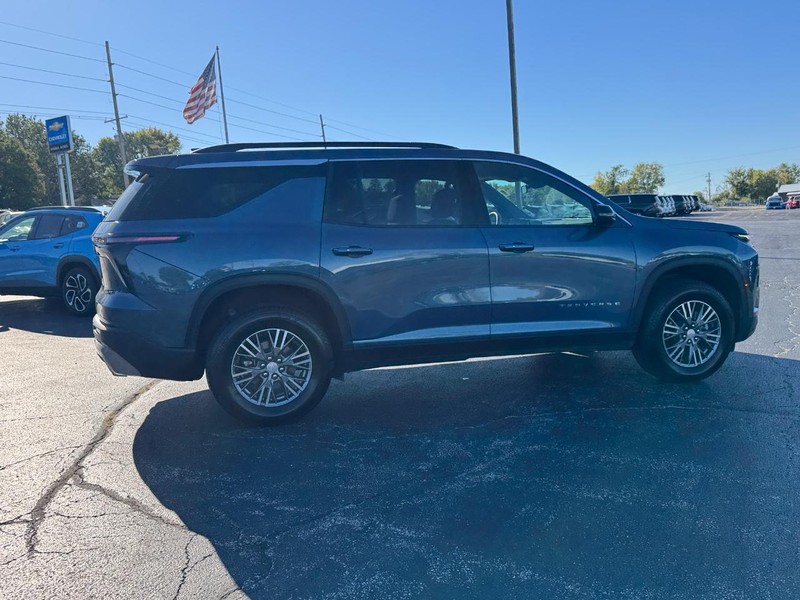Chevrolet Traverse Vehicle Full-screen Gallery Image 5