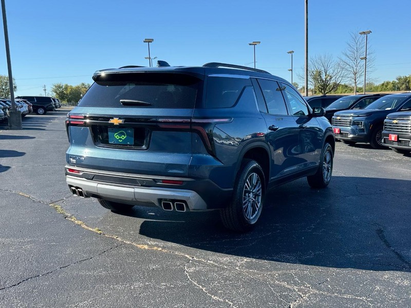 Chevrolet Traverse Vehicle Full-screen Gallery Image 6