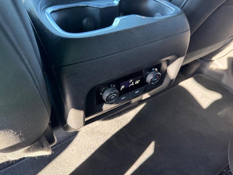 Chevrolet Traverse Vehicle Full-screen Gallery Image 12