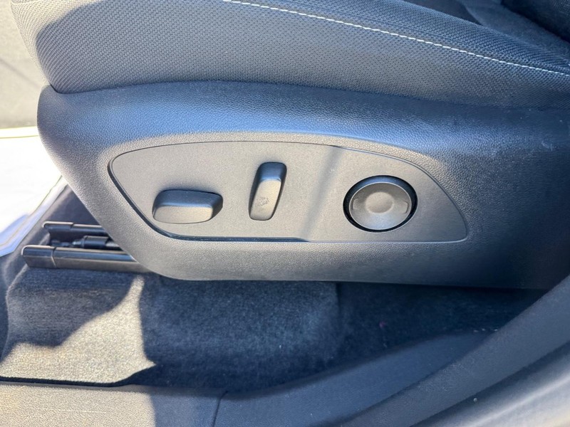 Chevrolet Traverse Vehicle Full-screen Gallery Image 17