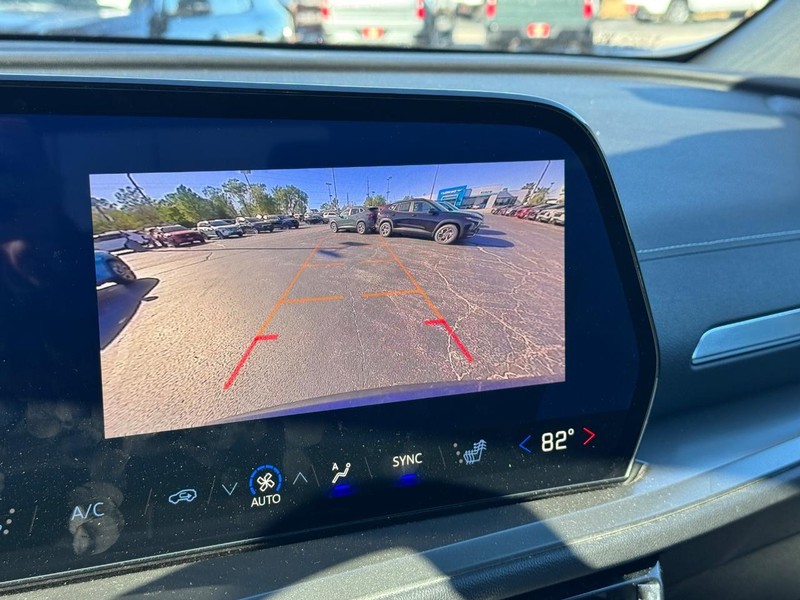 Chevrolet Traverse Vehicle Full-screen Gallery Image 23