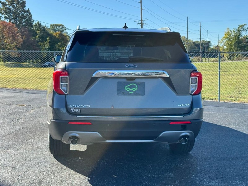 Ford Explorer Vehicle Full-screen Gallery Image 4