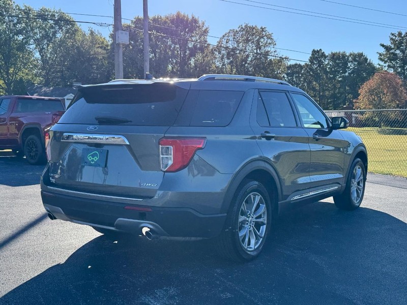 Ford Explorer Vehicle Full-screen Gallery Image 5