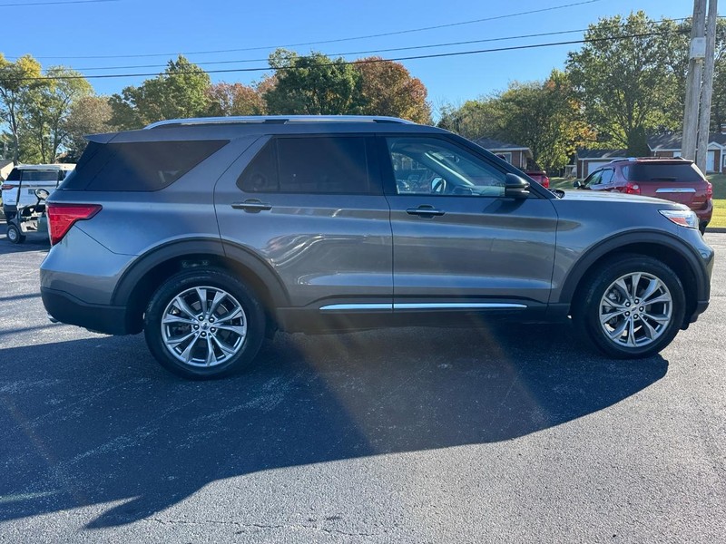 Ford Explorer Vehicle Full-screen Gallery Image 6