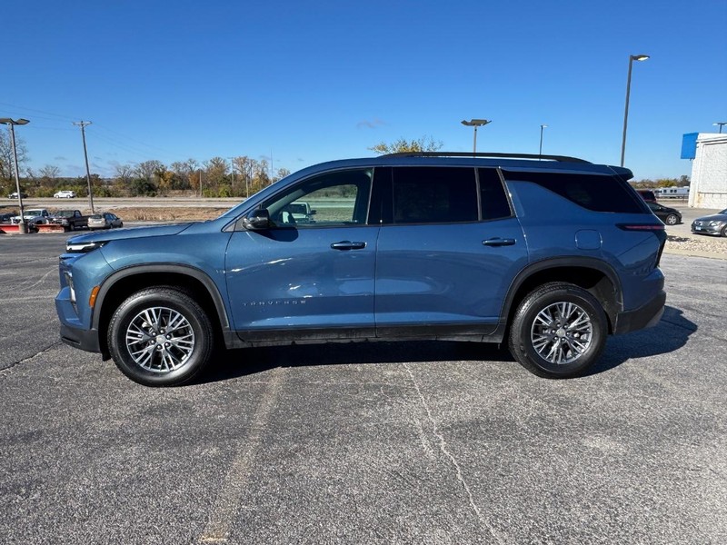 Chevrolet Traverse Vehicle Full-screen Gallery Image 2