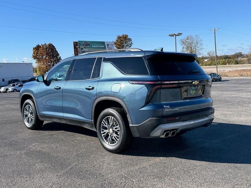Chevrolet Traverse Vehicle Full-screen Gallery Image 3
