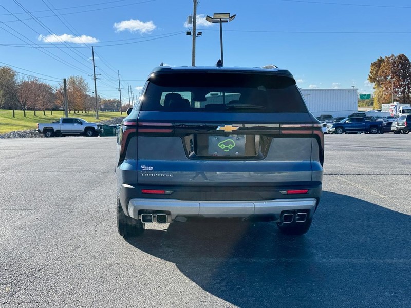 Chevrolet Traverse Vehicle Full-screen Gallery Image 4