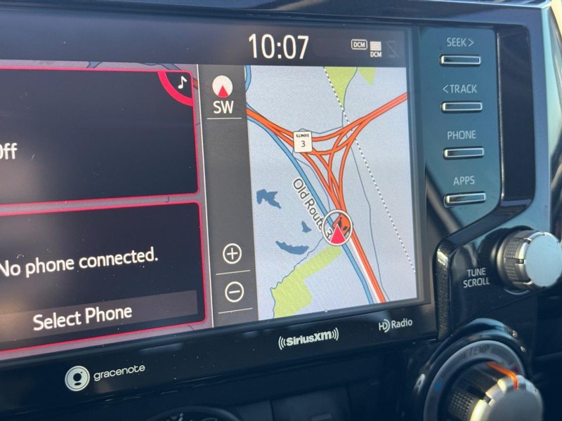 Toyota 4Runner Vehicle Full-screen Gallery Image 22