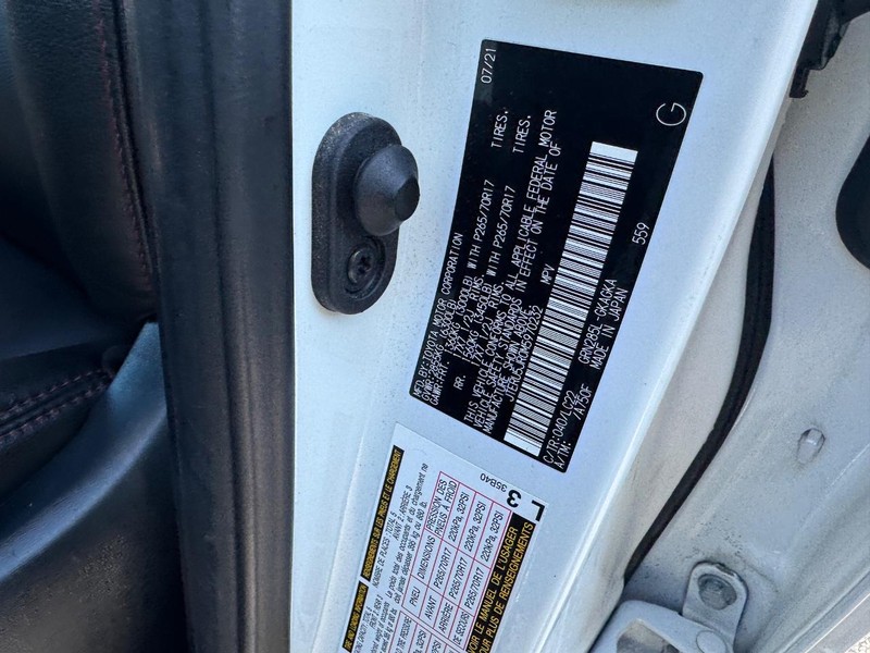 Toyota 4Runner Vehicle Full-screen Gallery Image 25