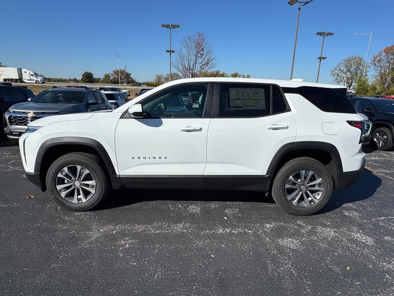 Chevrolet Equinox Vehicle Full-screen Gallery Image 2