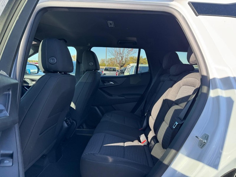 Chevrolet Equinox Vehicle Full-screen Gallery Image 5