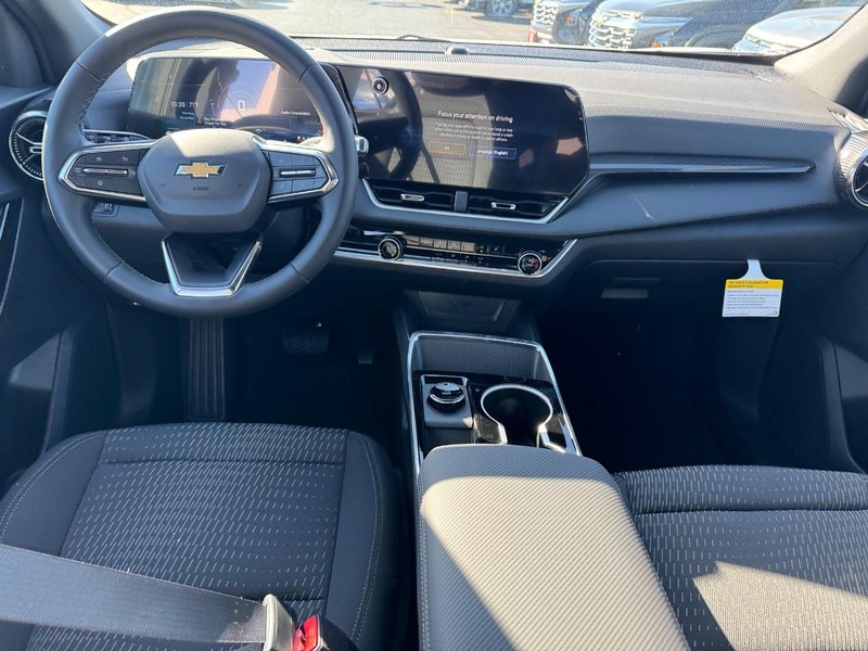 Chevrolet Equinox Vehicle Full-screen Gallery Image 6