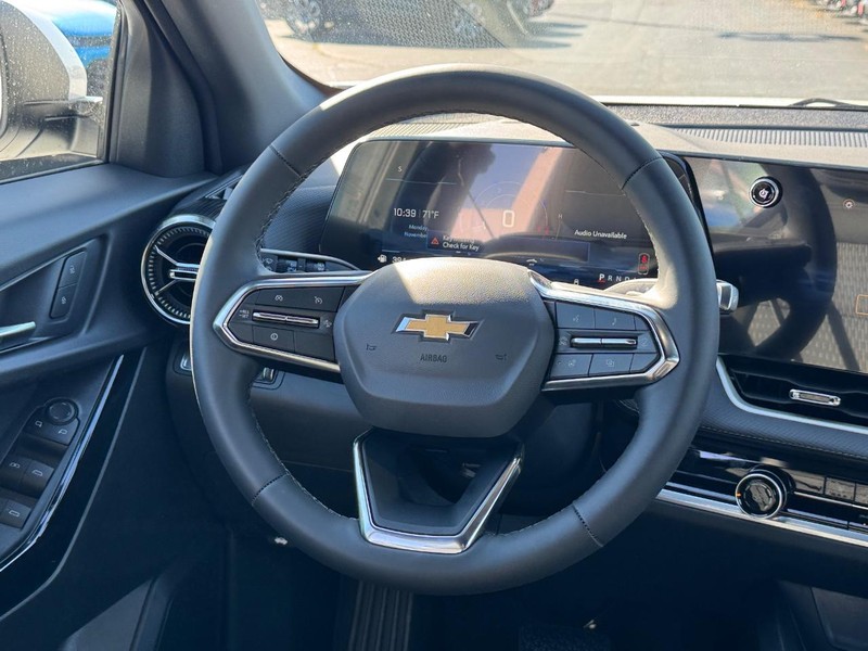 Chevrolet Equinox Vehicle Full-screen Gallery Image 7