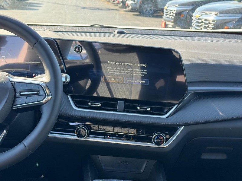 Chevrolet Equinox Vehicle Full-screen Gallery Image 8