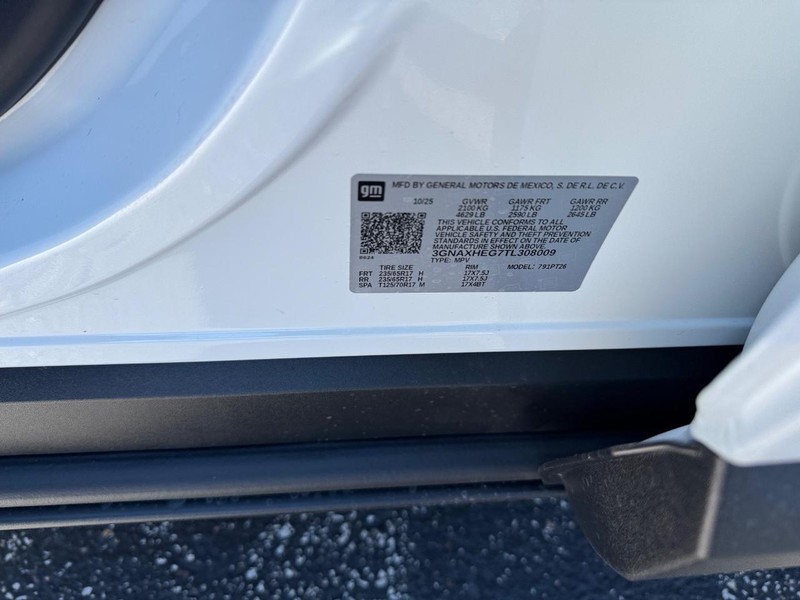 Chevrolet Equinox Vehicle Full-screen Gallery Image 19