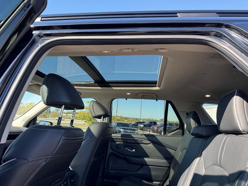 Honda Pilot Vehicle Full-screen Gallery Image 11