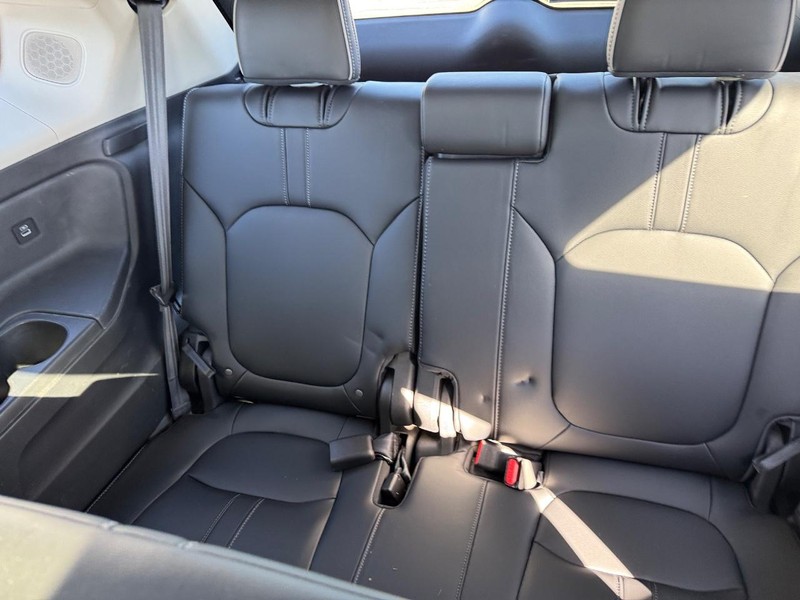 Honda Pilot Vehicle Full-screen Gallery Image 12