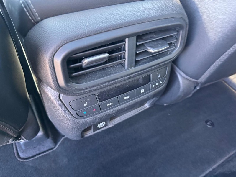 Honda Pilot Vehicle Full-screen Gallery Image 13