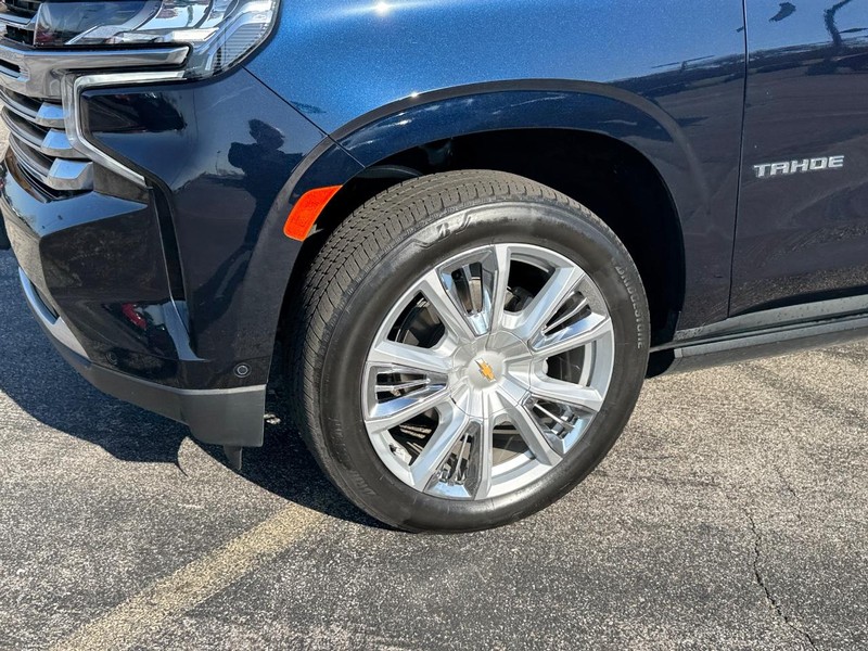 Chevrolet Tahoe Vehicle Full-screen Gallery Image 9