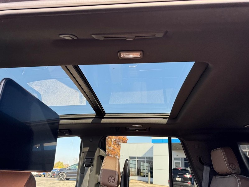 Chevrolet Tahoe Vehicle Full-screen Gallery Image 11