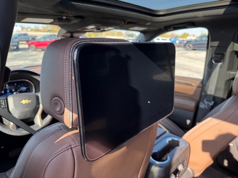 Chevrolet Tahoe Vehicle Full-screen Gallery Image 12