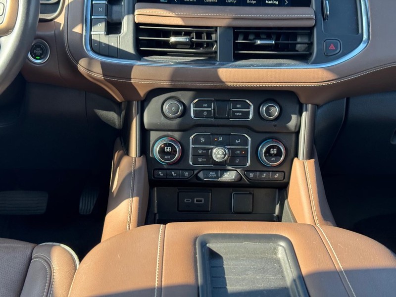 Chevrolet Tahoe Vehicle Full-screen Gallery Image 18