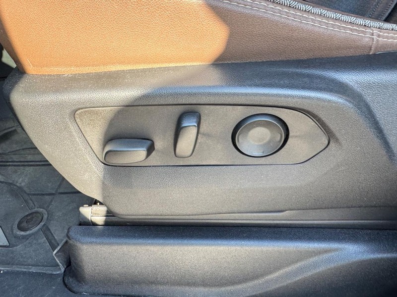 Chevrolet Tahoe Vehicle Full-screen Gallery Image 19